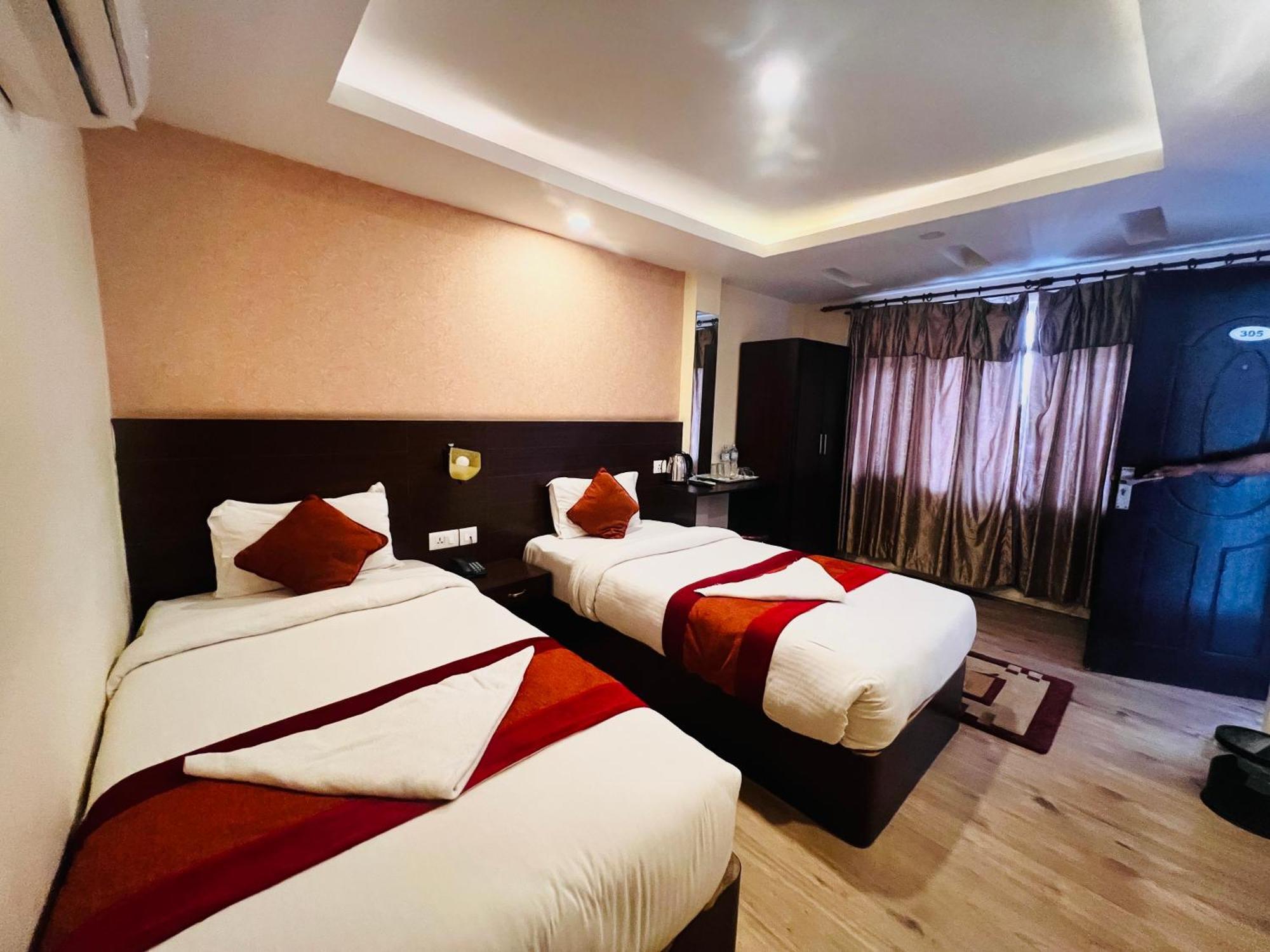 Hotel Sapana Garden Thamel Катманду Екстериор снимка