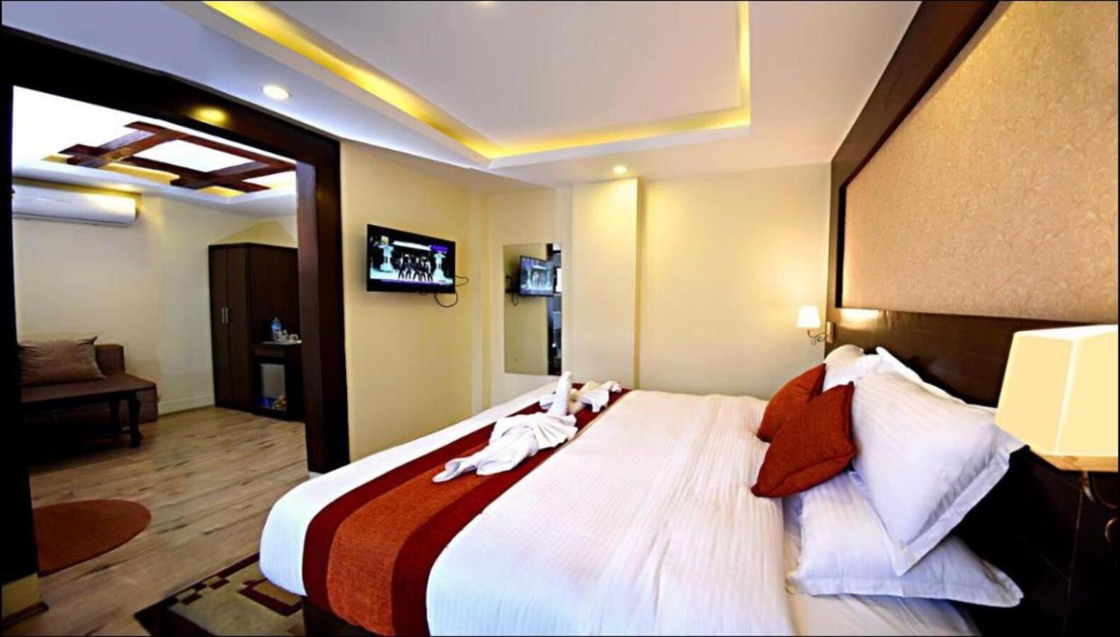 Hotel Sapana Garden Thamel Катманду Екстериор снимка